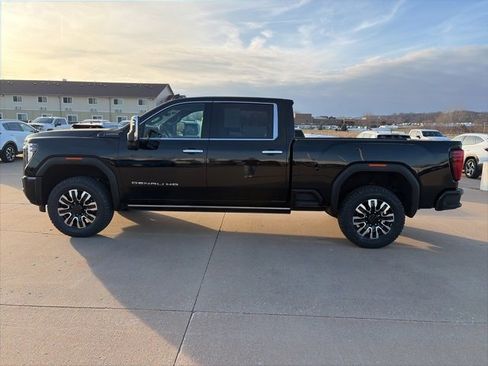 Used 2024 GMC Sierra 2500 Denali Ultimate image 8