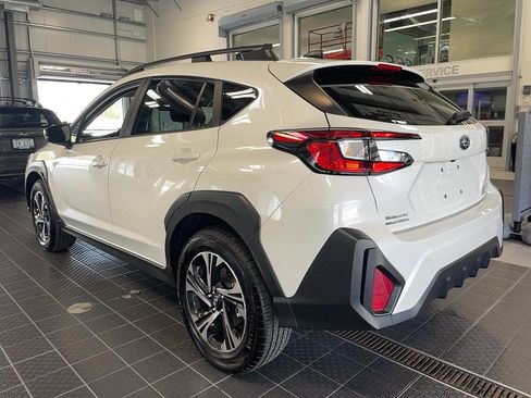 Used 2024 Subaru Crosstrek 2.0i Premium image 18