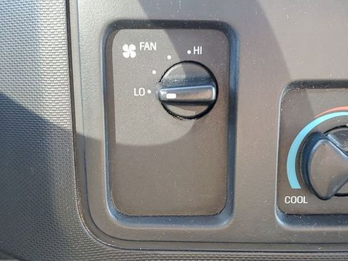 Used 2015 Ford E-350 and Econoline 350 Super Duty w/ Exterior Upgrade Package image 20