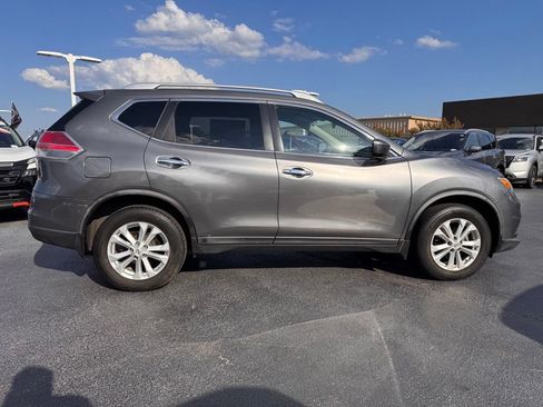 Used 2016 Nissan Rogue SV AWD/4WD image 6