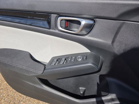 Used 2025 Honda Civic Sport image 16
