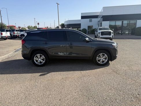Used 2020 GMC Terrain SLE FWD image 4