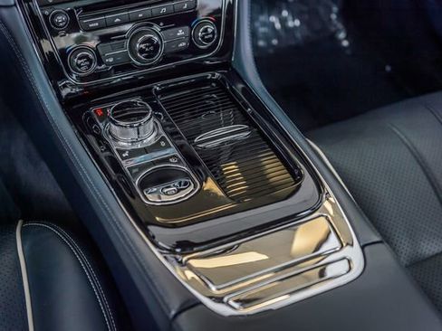 Used 2015 Jaguar XJ L Portfolio image 34