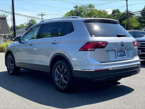 Used 2023 Volkswagen Tiguan SE AWD/4WD image 3
