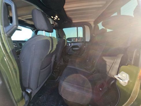 Used 2021 Jeep Gladiator Sport AWD/4WD image 6