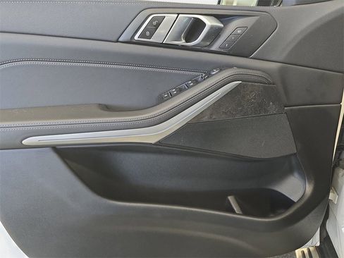 Certified 2022 BMW X5 sDrive40i w/ Premium Package image 23