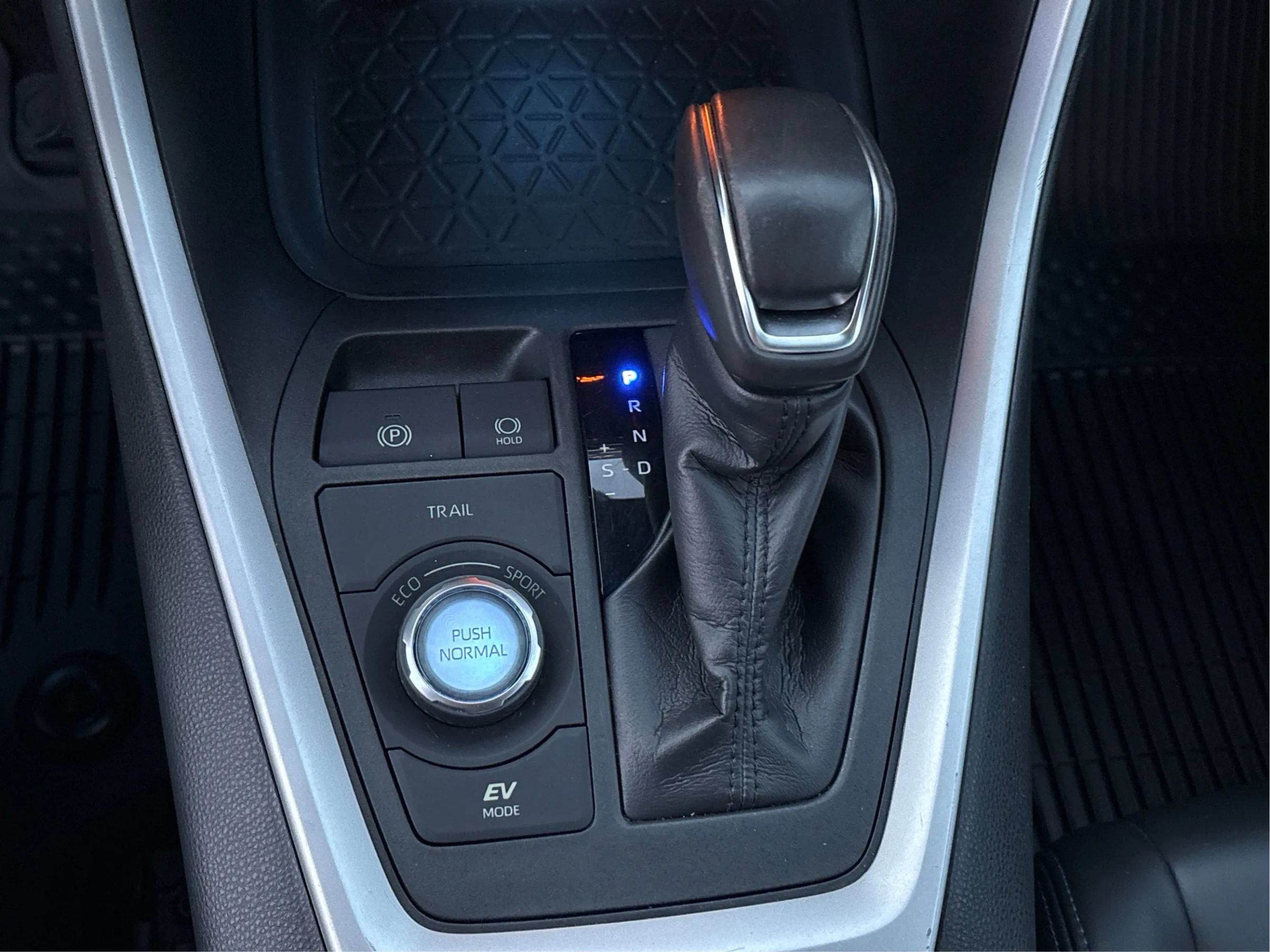 Used 2019 Toyota RAV4 XSE AWD/4WD image 33