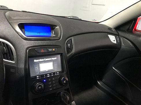 Used 2012 Hyundai Genesis 2.0T image 22