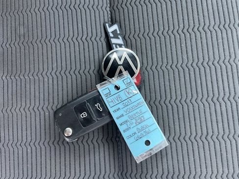Used 2013 Volkswagen Beetle 2.5 FWD image 28