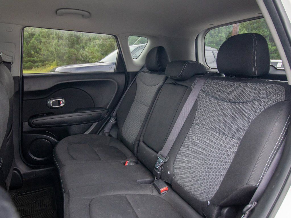 Used 2018 Kia Soul + FWD image 10