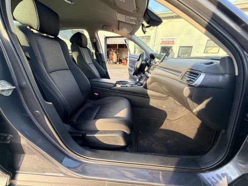 Used 2018 Honda Accord LX image 15
