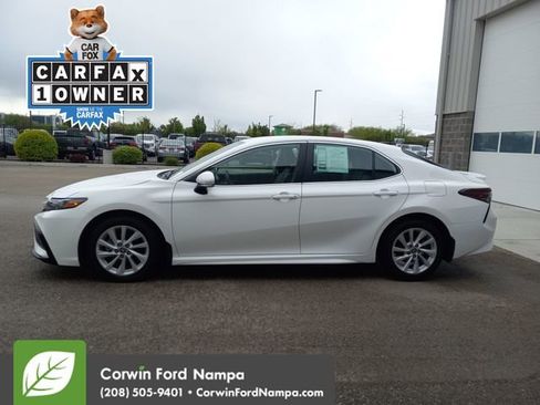Used 2024 Toyota Camry SE FWD image 6