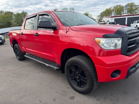 Used 2011 Toyota Tundra 4x4 CrewMax image 12