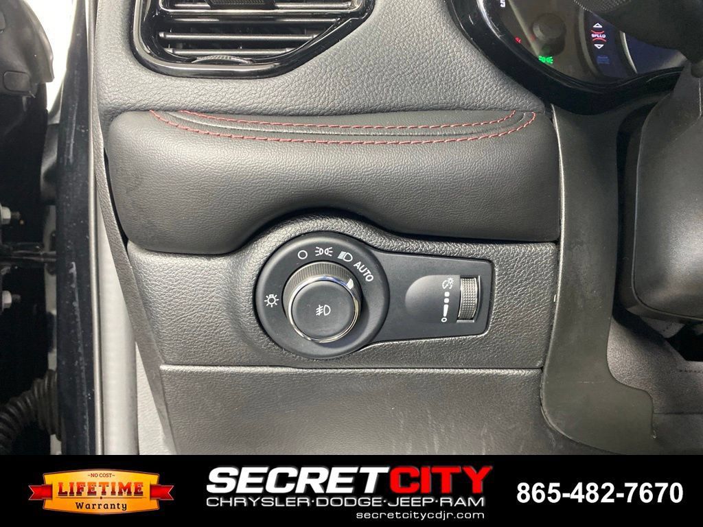 Used 2022 Dodge Durango R/T w/ Blacktop Package AWD/4WD image 13