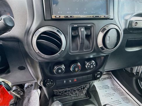 Used 2018 Jeep Wrangler Sport AWD/4WD image 14
