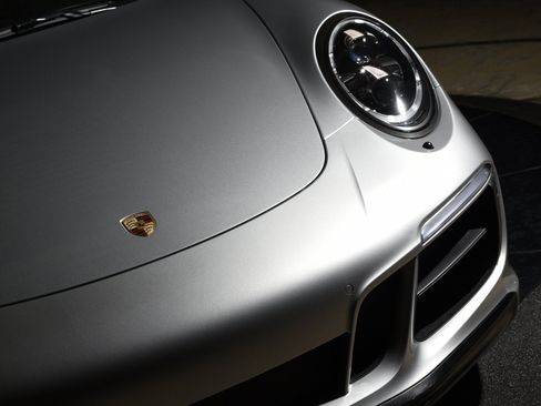 Used 2018 Porsche 911 Targa 4 GTS AWD/4WD image 15