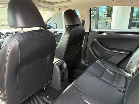 Used 2016 Volkswagen Jetta SEL w/ Lighting Package FWD image 18