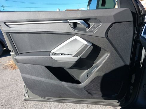 Used 2025 Audi Q3 2.0T Premium w/ Convenience Package image 27