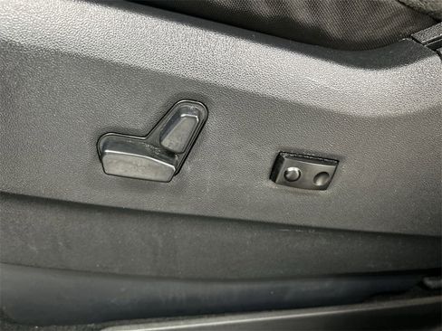 Used 2020 Dodge Grand Caravan SE image 12