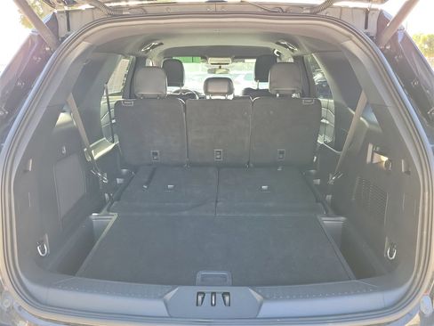 Used 2025 Ford Explorer ST-Line w/ ST-Line Street Pack image 8