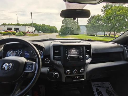 Used 2022 RAM 2500 Tradesman w/ Chrome Appearance Group AWD/4WD image 11