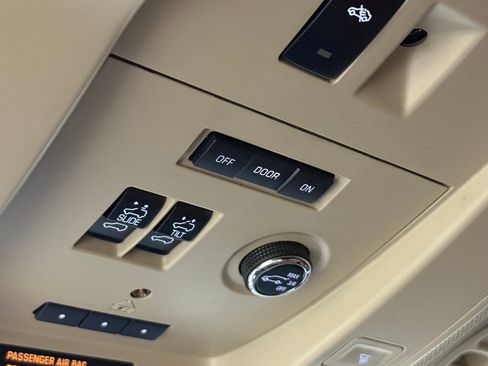 Used 2016 Cadillac Escalade ESV Luxury image 34