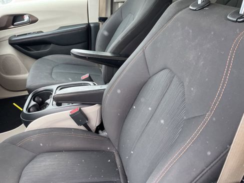 Used 2018 Chrysler Pacifica Touring Plus image 23