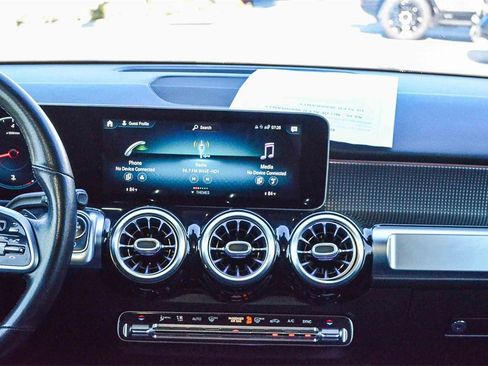 Used 2021 Mercedes-Benz GLB 250 image 14