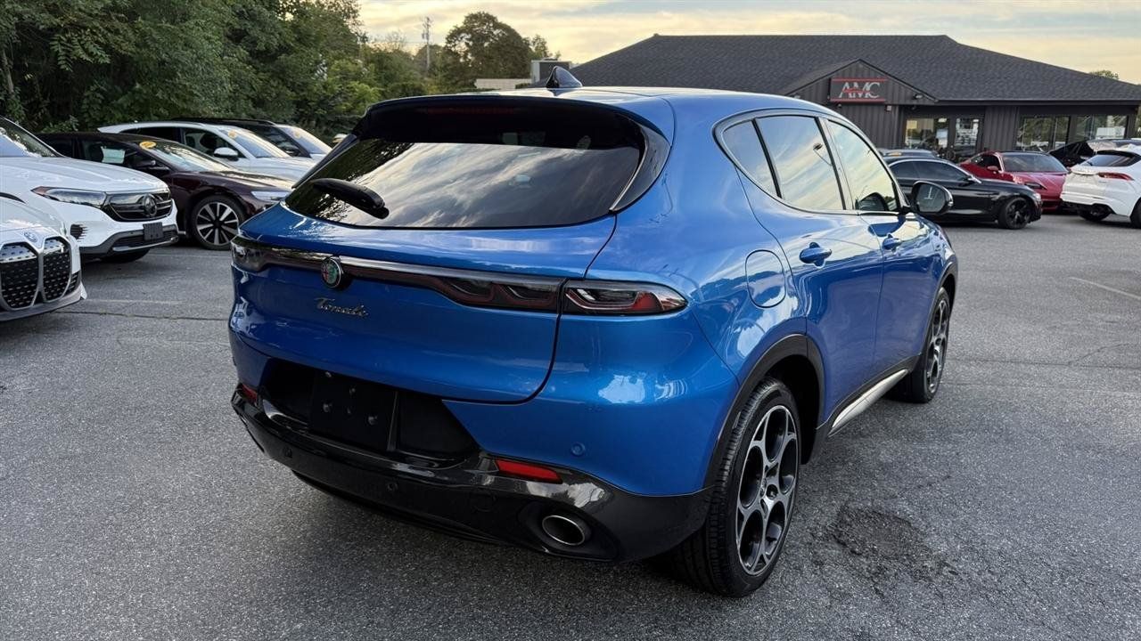 Used 2024 Alfa Romeo Tonale Veloce AWD/4WD image 17