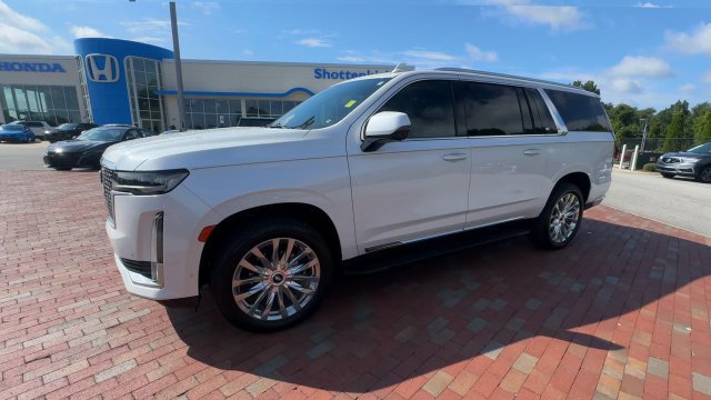 Used 2024 Cadillac Escalade ESV Premium Luxury RWD image 7