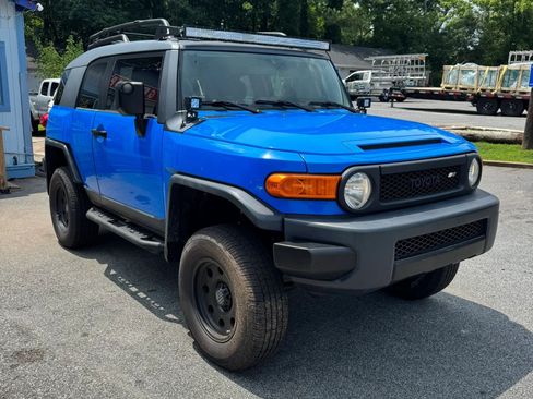 Used 2007 Toyota FJ Cruiser 4WD image 3