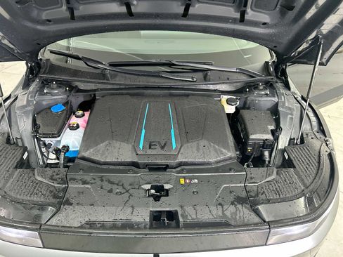 Used 2024 Hyundai Ioniq 5 SE image 17