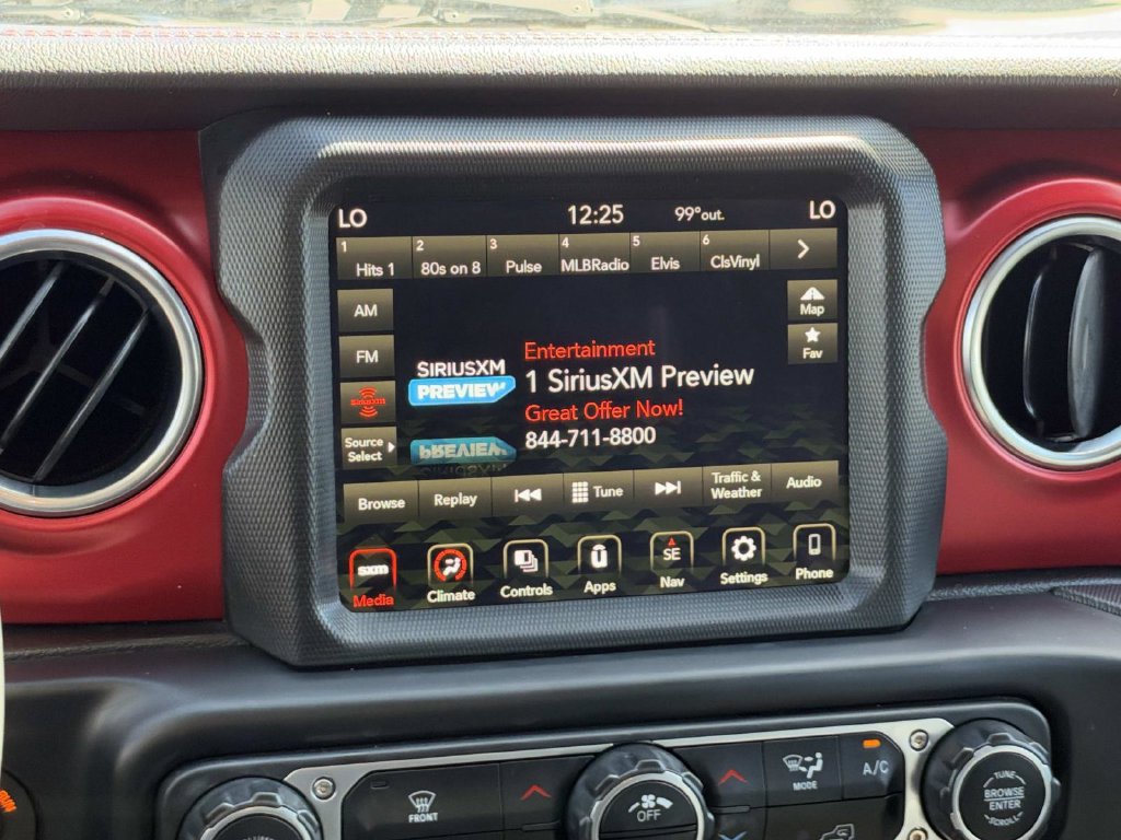 Used 2023 Jeep Gladiator Rubicon w/ LED Lighting Group AWD/4WD image 10