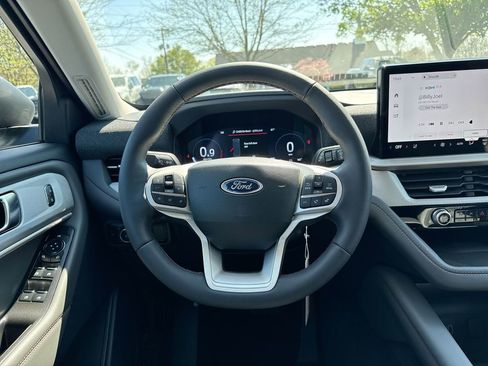 New 2026 Ford Explorer Active AWD/4WD image 11