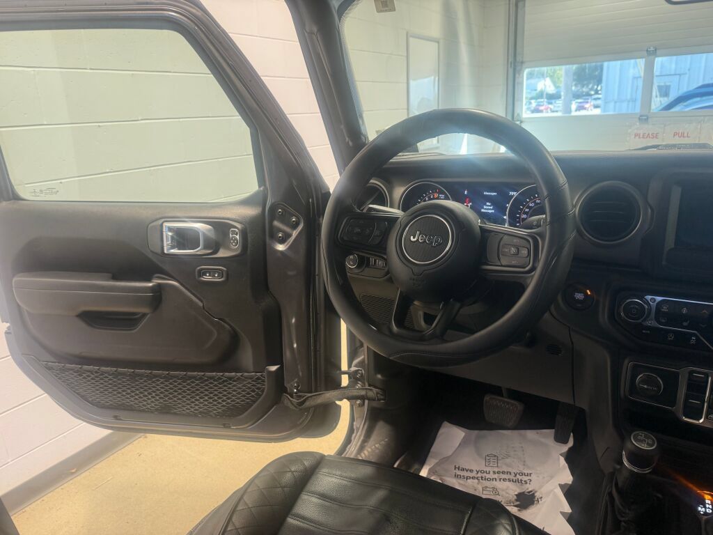 Used 2021 Jeep Gladiator Sport AWD/4WD image 18