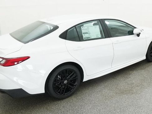 Used 2026 Toyota Camry SE FWD image 54