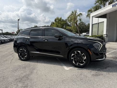 Certified 2024 Kia Sportage SX FWD image 2