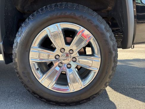 Used 2018 GMC Sierra 1500 SLT w/ Enhanced Driver Alert Package image 13