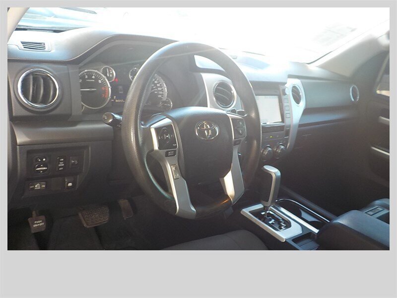 Used 2017 Toyota Tundra SR5 AWD/4WD image 8