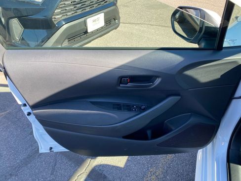 Used 2025 Toyota Corolla LE image 20