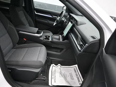 Used 2025 GMC Terrain Elevation AWD/4WD image 8