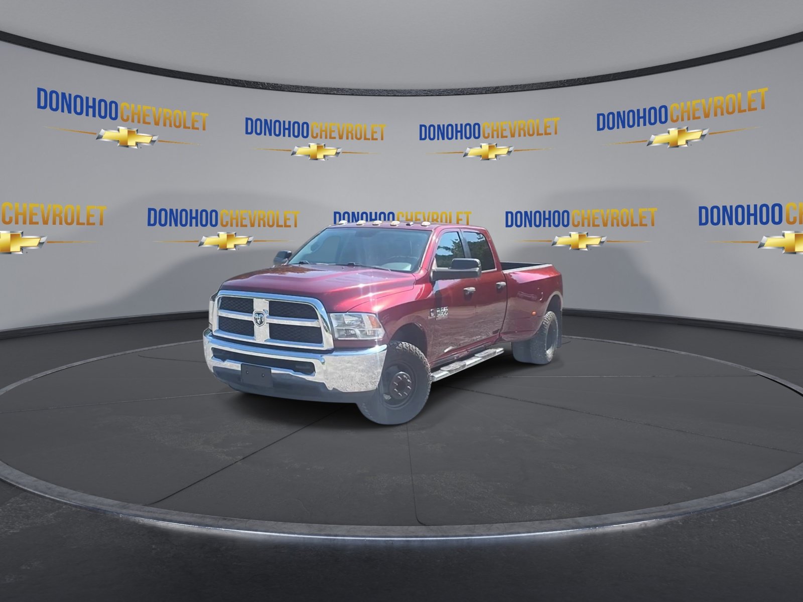 Used 2018 RAM 3500 Tradesman w/ Chrome Appearance Group RWD image 4