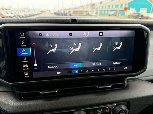 Used 2025 Jeep Wrangler Sport S image 19