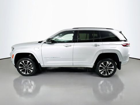 Used 2022 Jeep Grand Cherokee Overland w/ MOPAR Finishing Package AWD/4WD image 10