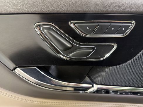 Used 2020 Lincoln Corsair Reserve w/ Elements Package FWD image 11