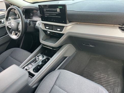 Certified 2025 Ford Explorer Active image 12