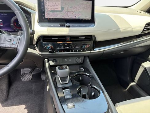 Used 2024 Nissan Rogue SL w/ SL Premium Package FWD image 22