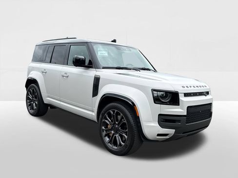 Used 2026 Land Rover Defender 110 OCTA AWD/4WD image 5