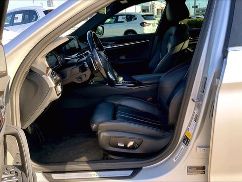 Used 2017 BMW 540i xDrive 540i xDrive image 8