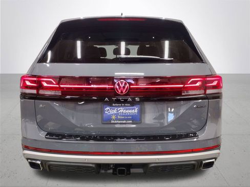 New 2025 Volkswagen Atlas Peak Edition SE image 12